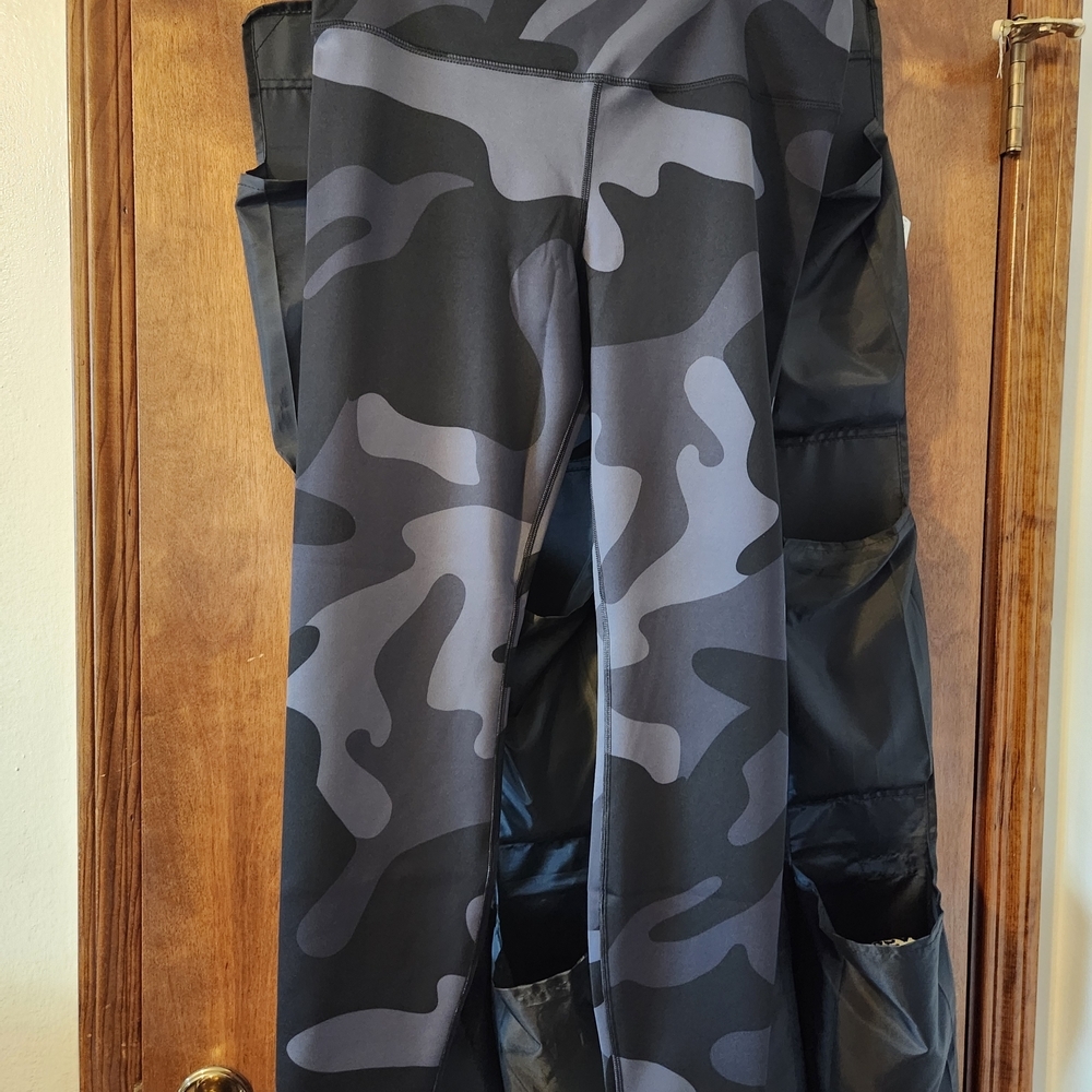 Yummy And Trendy Black & Gray Camo Leggings
